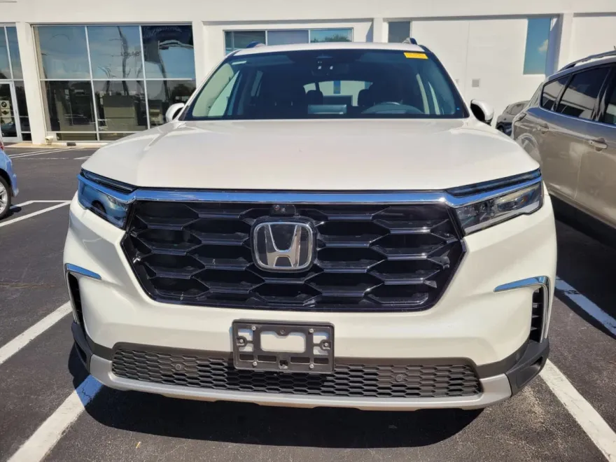 2024 Honda Pilot Elite photo 1