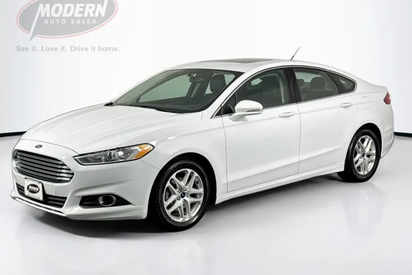 2016 Ford Fusion SE photo 1