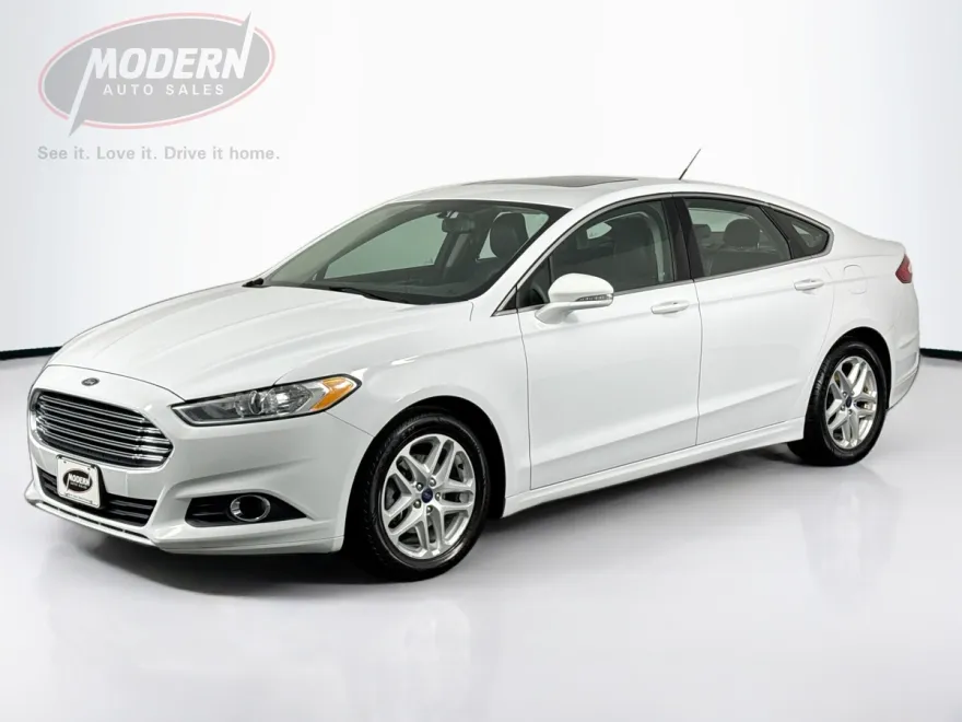 2016 Ford Fusion SE photo 1
