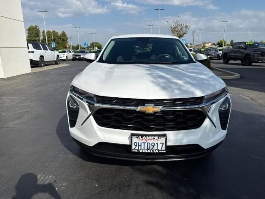 2024 Chevrolet Trax LS photo 1