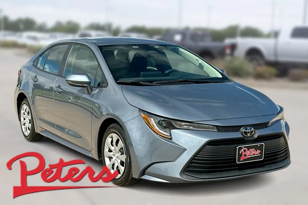2024 Toyota Corolla LE photo 1