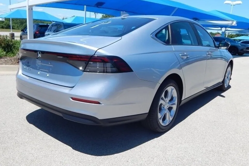 2025 Honda Accord LX photo 1