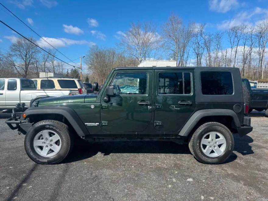 2010 Jeep Wrangler Unlimited Rubicon photo 1