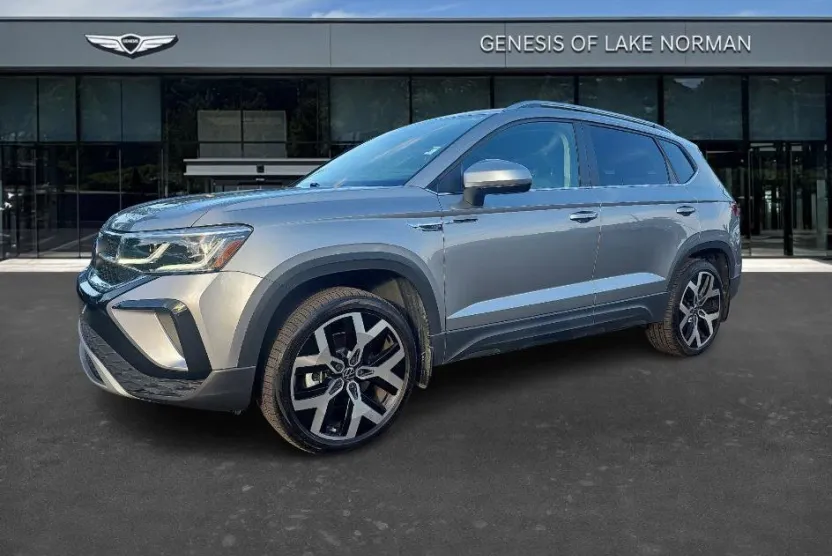 2022 Volkswagen Taos SEL photo 1