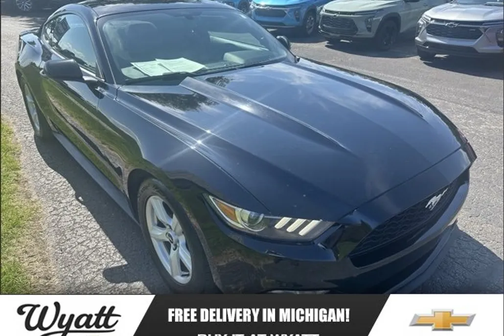 2017 Ford Mustang V6 photo 1