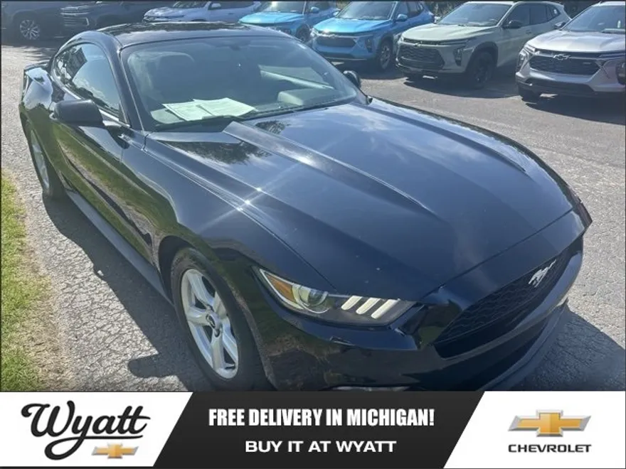 2017 Ford Mustang V6 photo 1