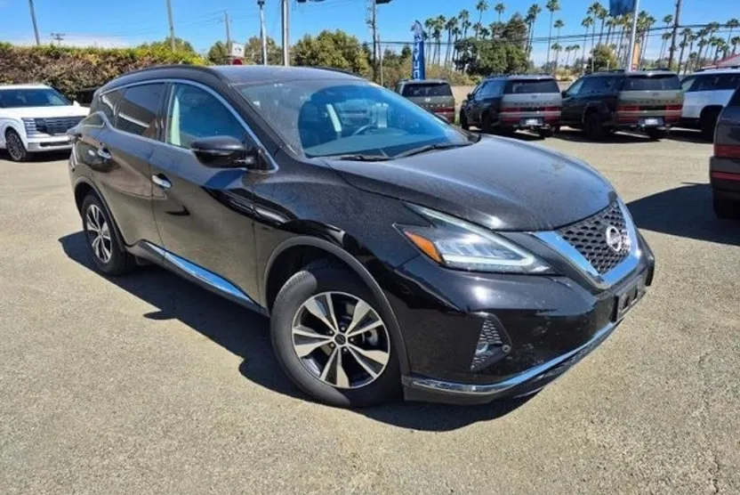 2023 Nissan Murano SV photo 1