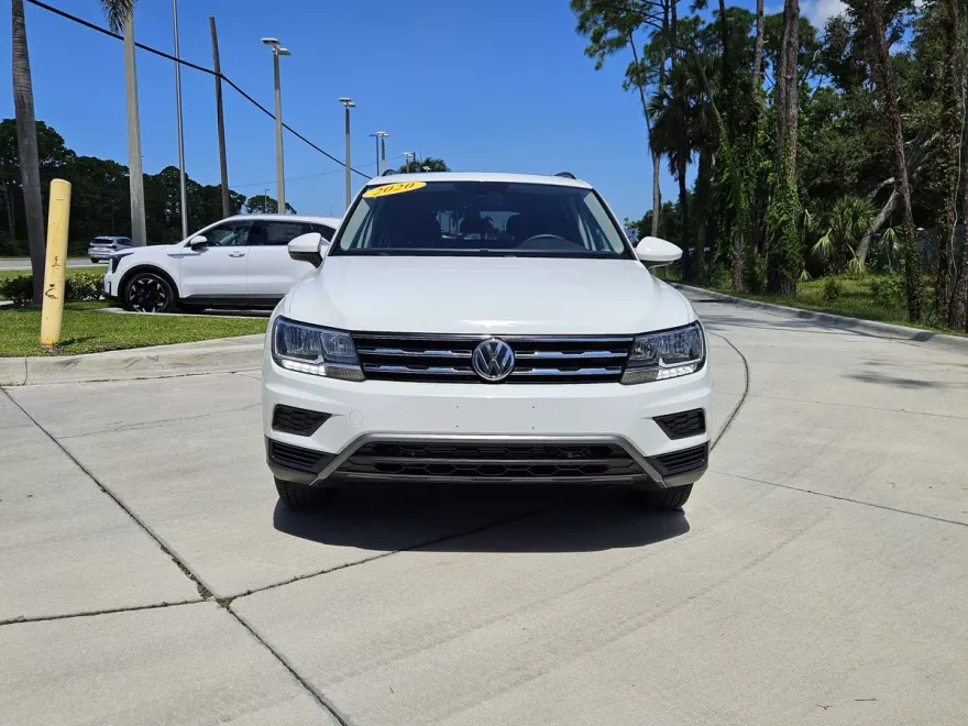 2020 Volkswagen Tiguan SE photo 1