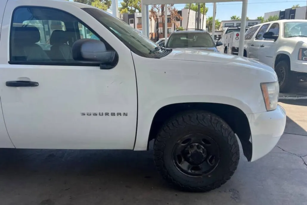 2012 Chevrolet Suburban 2500 photo 1
