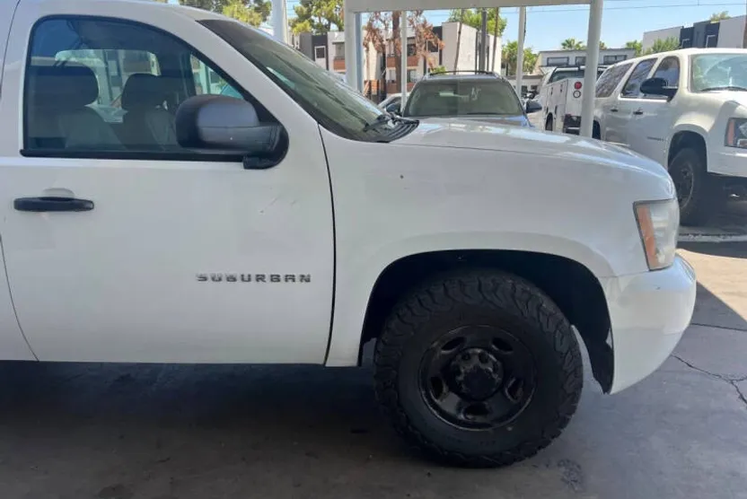 2012 Chevrolet Suburban 2500 photo 1