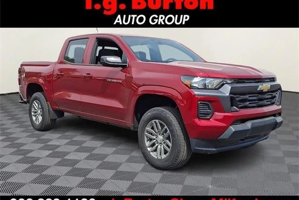 2025 Chevrolet Colorado Work Truck LT photo 1