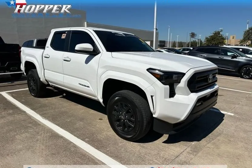 2024 Toyota Tacoma SR5 photo 1