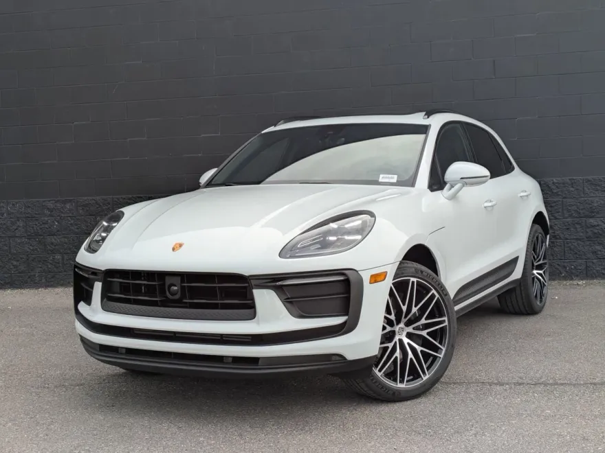 2025 Porsche Macan T photo 1