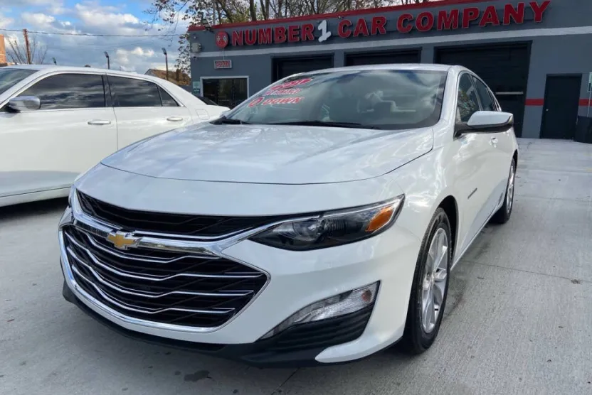 2021 Chevrolet Malibu 1LT photo 1