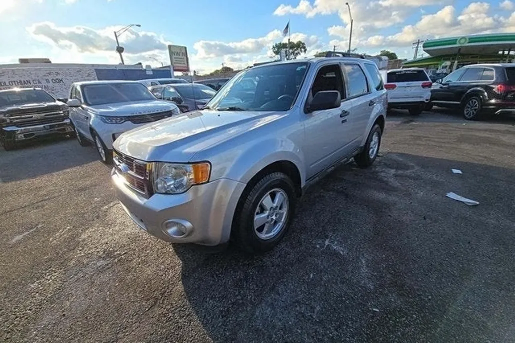 2011 Ford Escape XLT photo 1