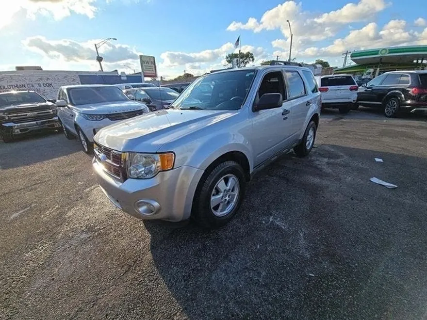 2011 Ford Escape XLT photo 1