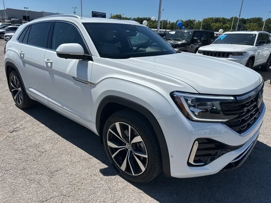 2025 Volkswagen Atlas Cross Sport SEL Premium R-Line photo 1