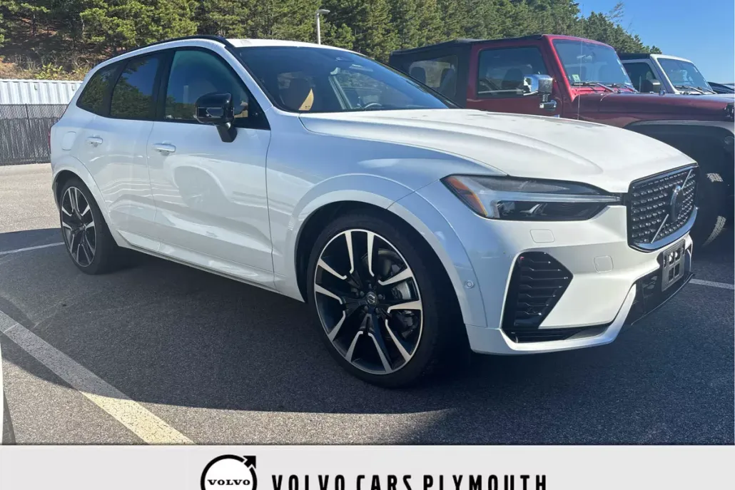 2025 Volvo XC60 Hybrid T8 photo 1