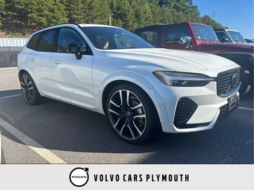 2025 Volvo XC60 Hybrid T8 photo 1