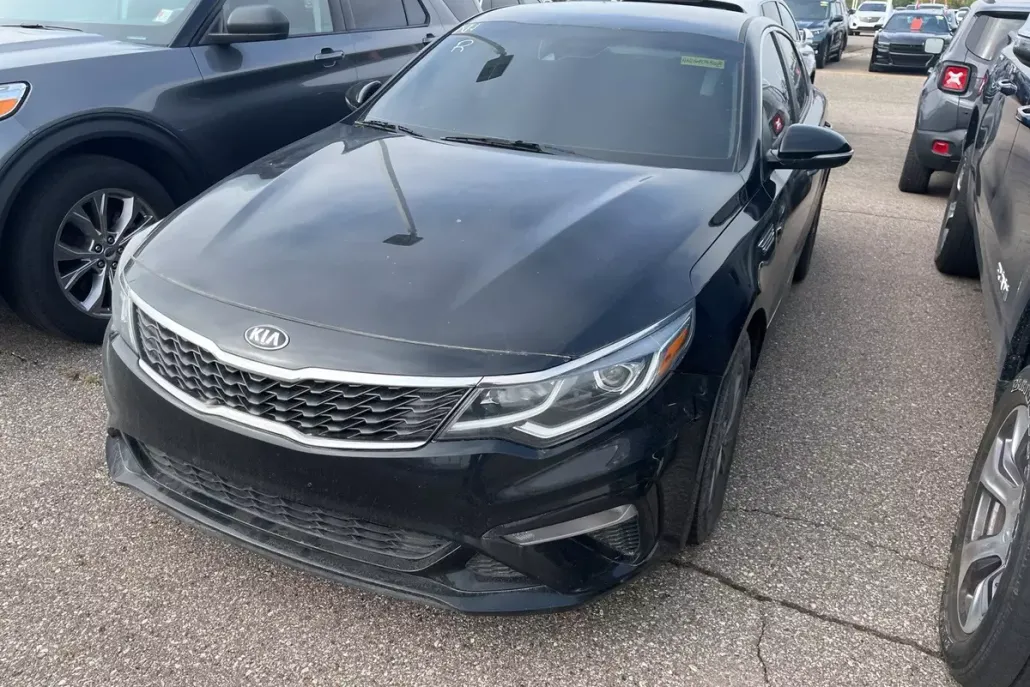 2020 Kia Optima LX photo 1