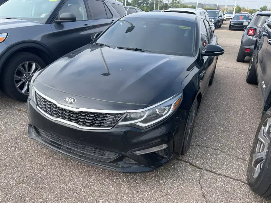 2020 Kia Optima LX photo 1