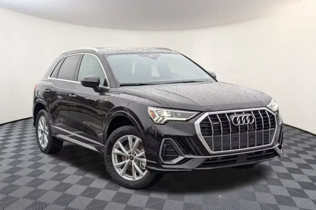 2025 Audi Q3 S line Premium Plus photo 1