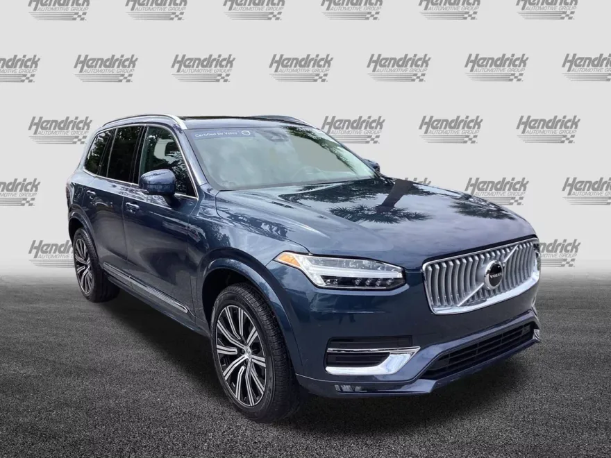 2025 Volvo XC90 Core photo 1