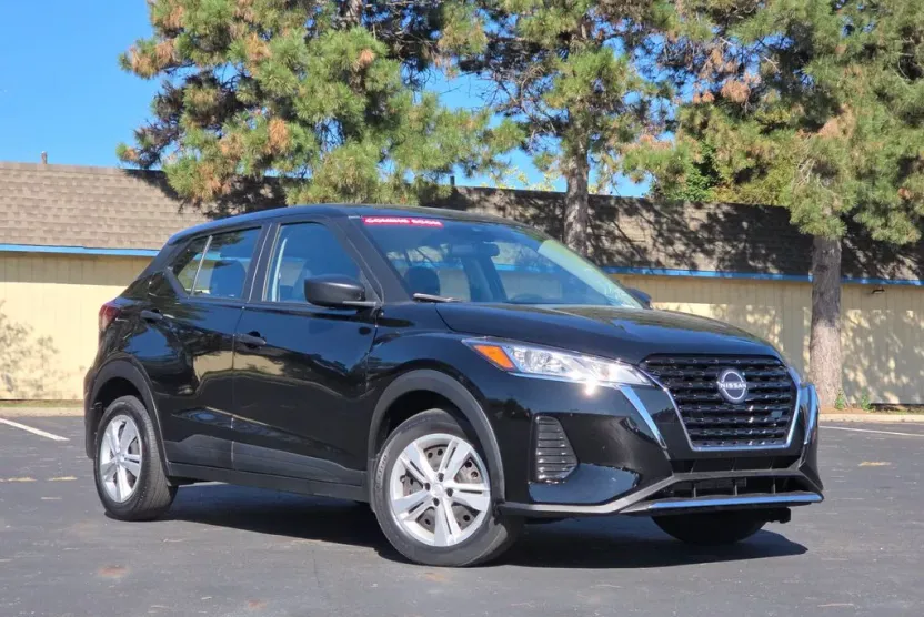 2024 Nissan Kicks S photo 1