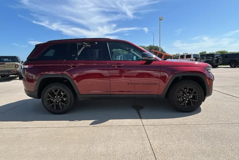 2024 Jeep Grand Cherokee Altitude X photo 1