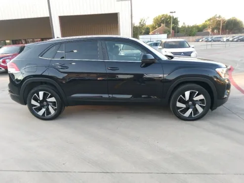 2025 Volkswagen Atlas Cross Sport SE Technology photo 4