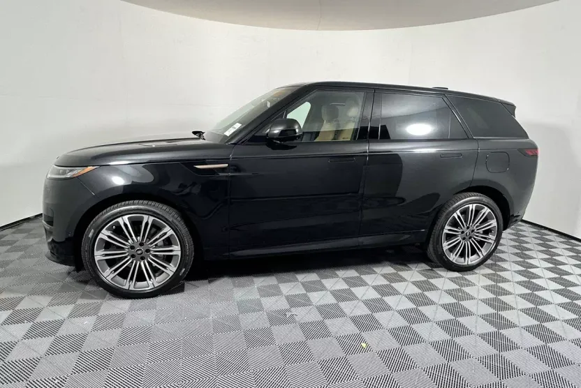 2025 Land Rover Range Rover Sport SE photo 1