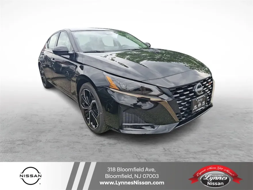 2025 Nissan Altima SR photo 1