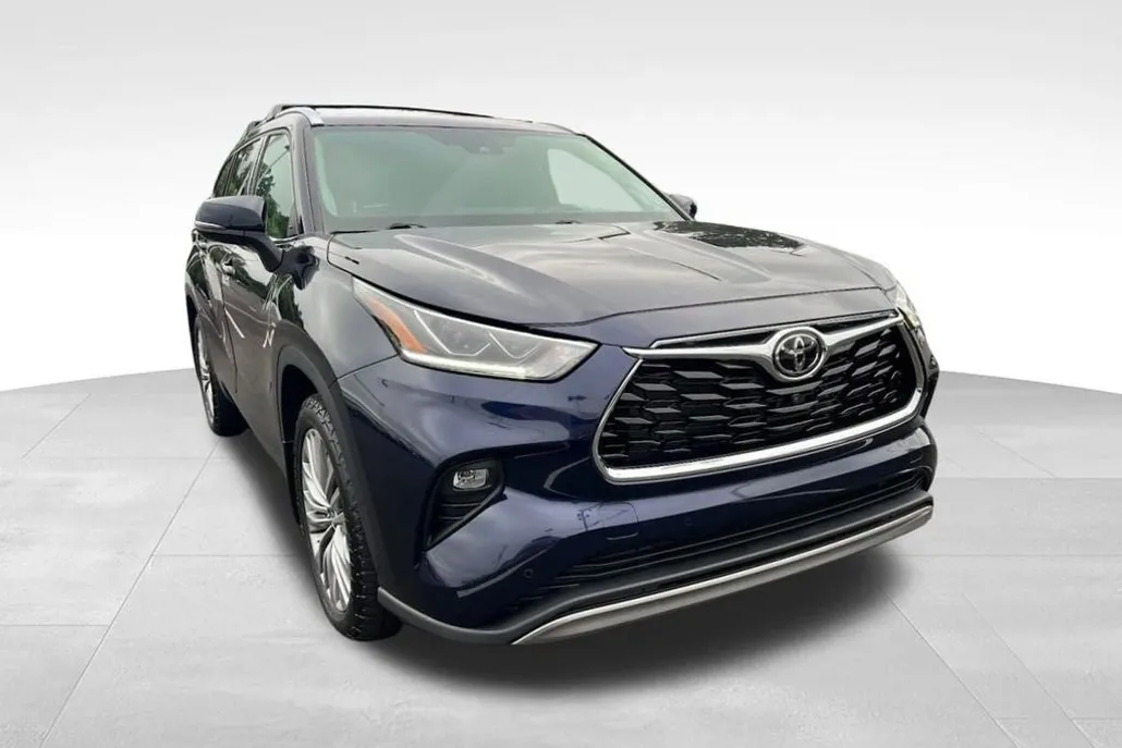 2022 Toyota Highlander Platinum photo 1