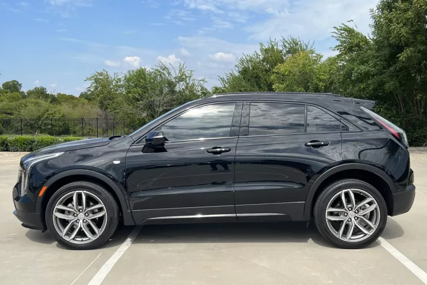 2023 Cadillac XT4 Sport photo 1