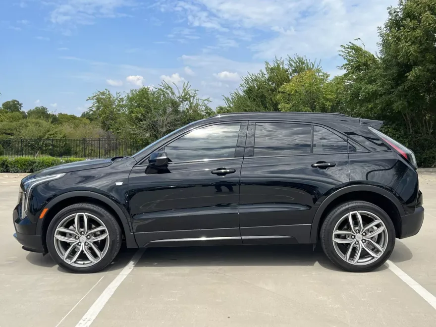2023 Cadillac XT4 Sport photo 1