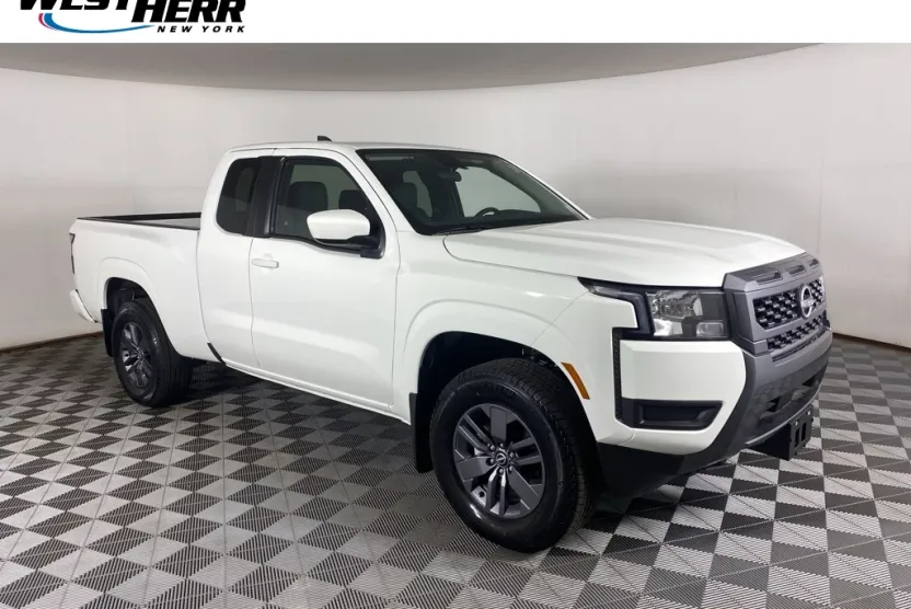 2025 Nissan Frontier SV photo 1