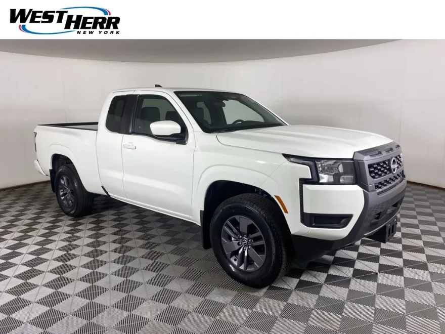 2025 Nissan Frontier SV photo 1