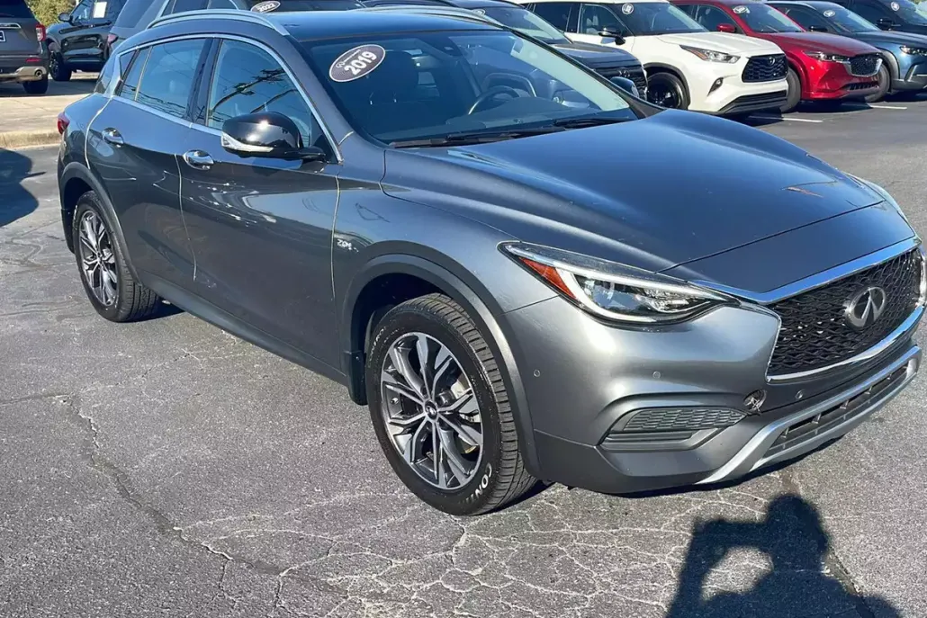 2019 Infiniti QX30 Luxe photo 1