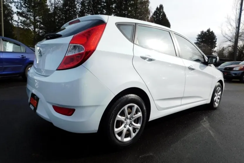2014 Hyundai Accent GS photo 1