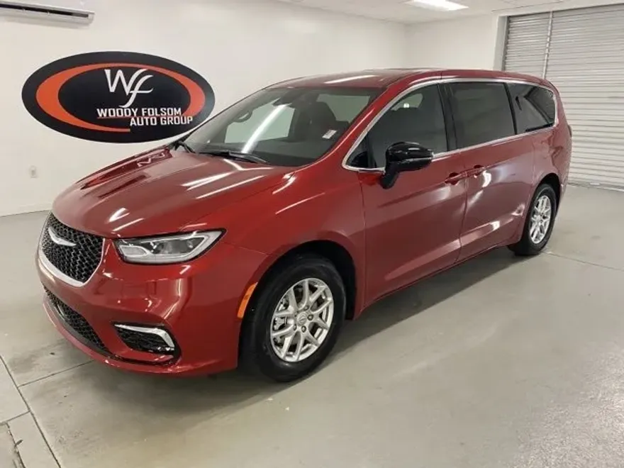 2025 Chrysler Pacifica photo 1