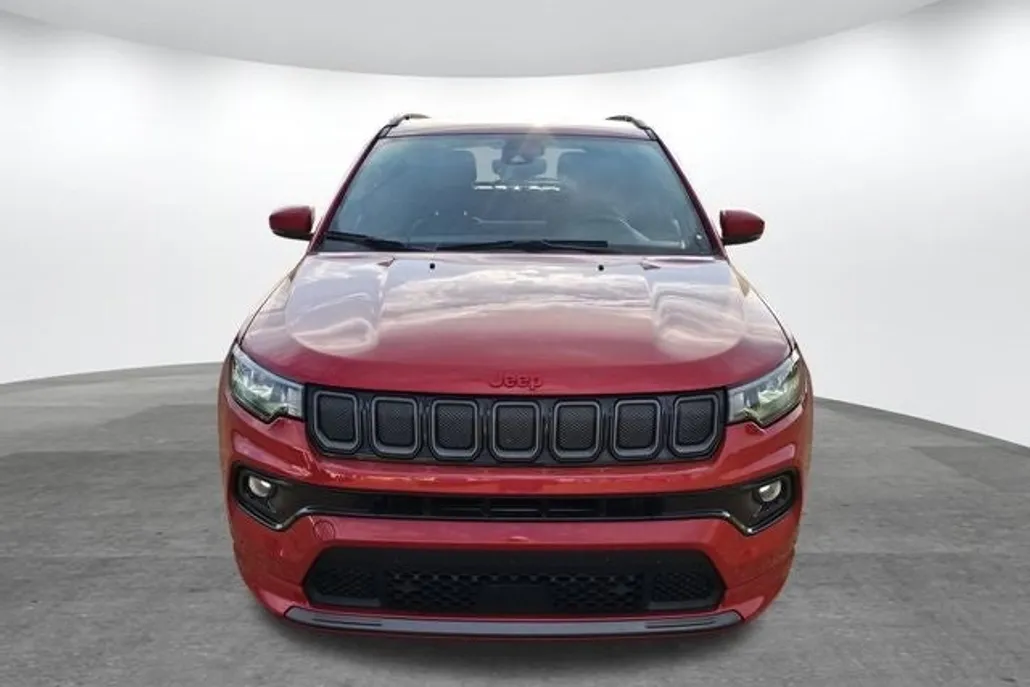 2022 Jeep Compass Limited Red Edition photo 1