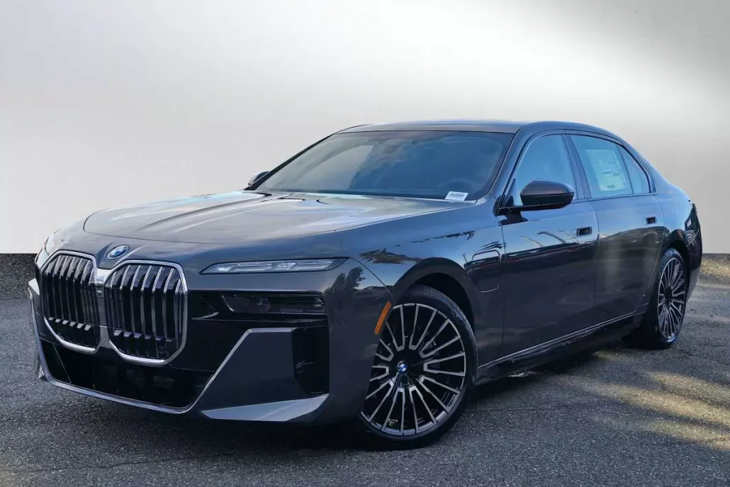 2025 Bmw 750e photo 1