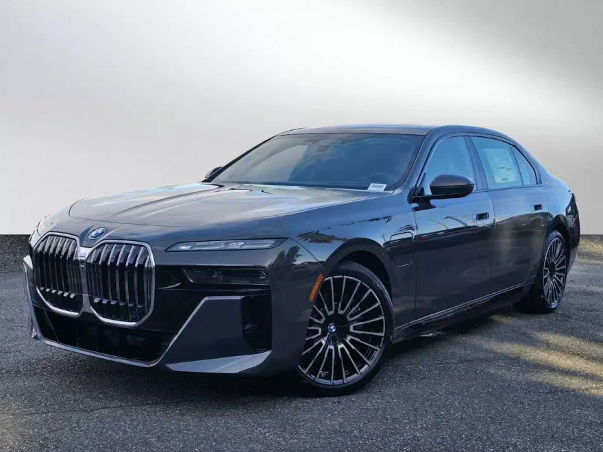 2025 Bmw 750e photo 1