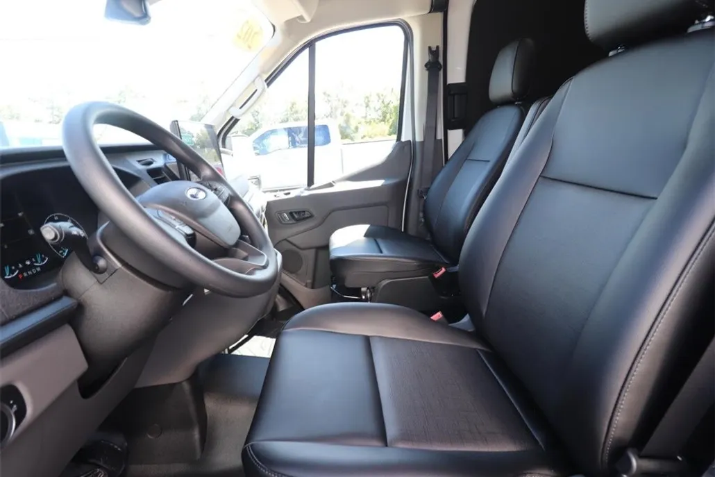 2025 Ford Transit Cargo Van photo 1