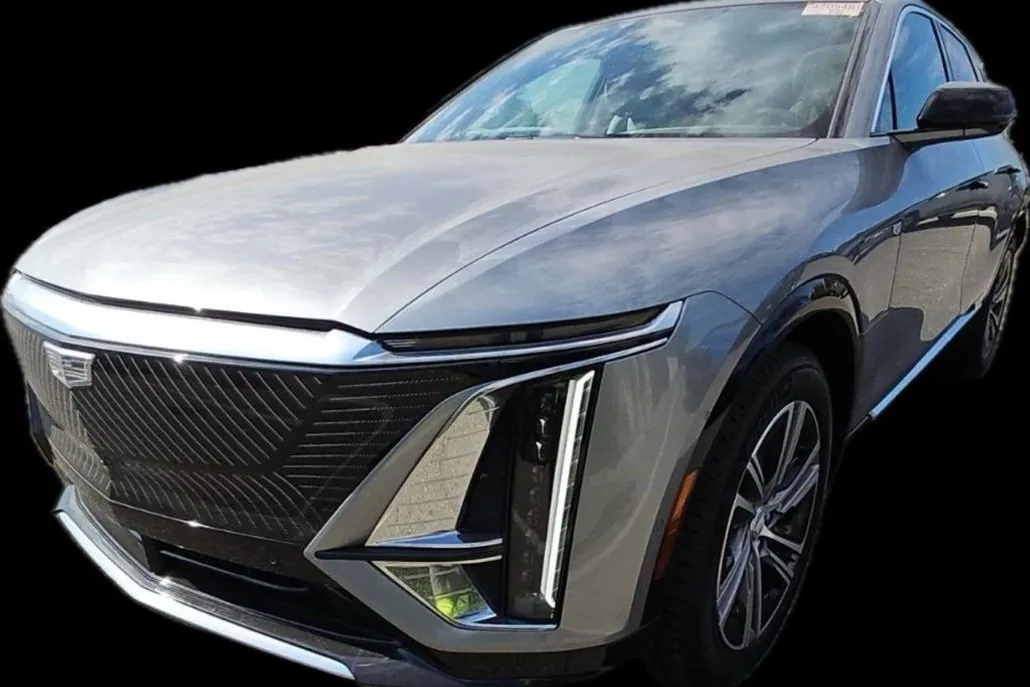 2024 Cadillac Lyriq Luxury photo 1