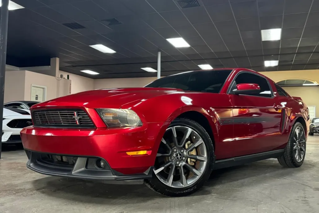 2011 Ford Mustang GT Premium photo 1