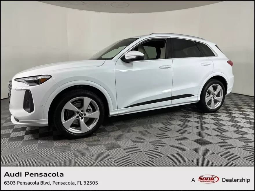 2025 Audi Q5 2.0T Prestige photo 1