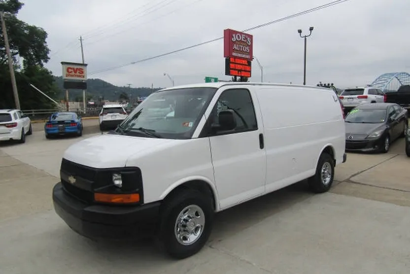 2011 Chevrolet Express 2500 Cargo photo 1
