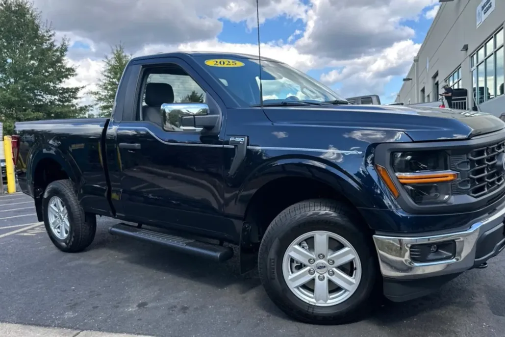 2025 Ford F-150 XL photo 1