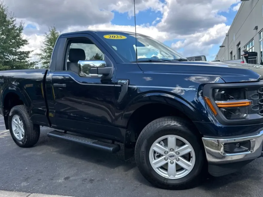 2025 Ford F-150 XL photo 1